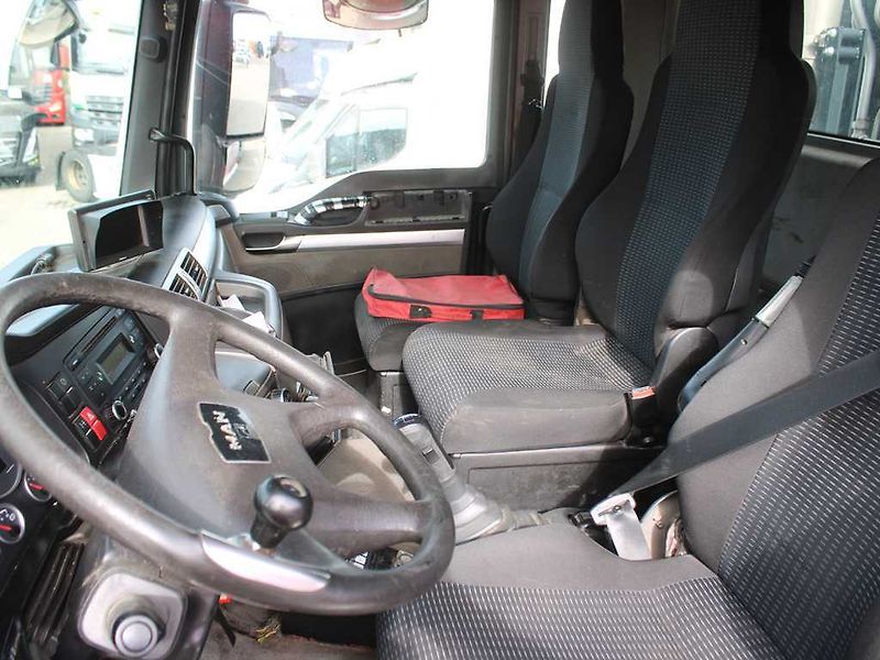 MAN TGS 28.320, EURO 5, 6X2, POPELÁŘSK - fotka 11 z 23
