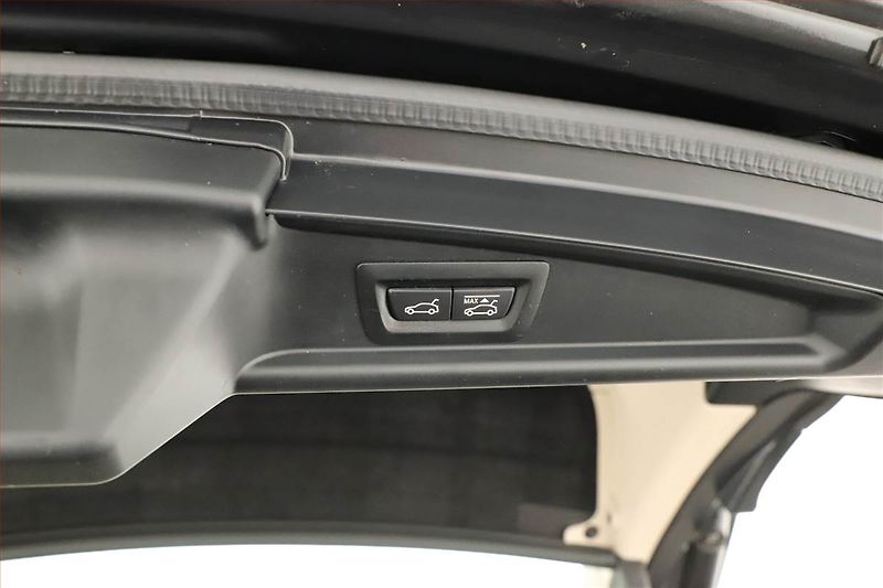 BMW Řada 5 (2011) 530d xDrive GT, 4X4, Automat - fotka 9 z 18