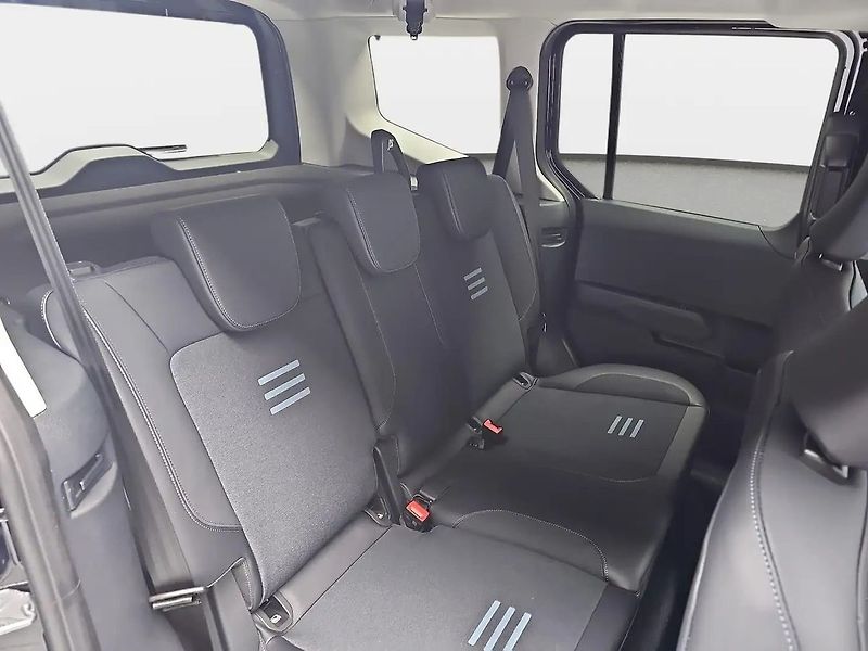 Ford Tourneo Courier (2026) Titanium 1.0L EcoBoost 92 kW - fotka 10 z 11