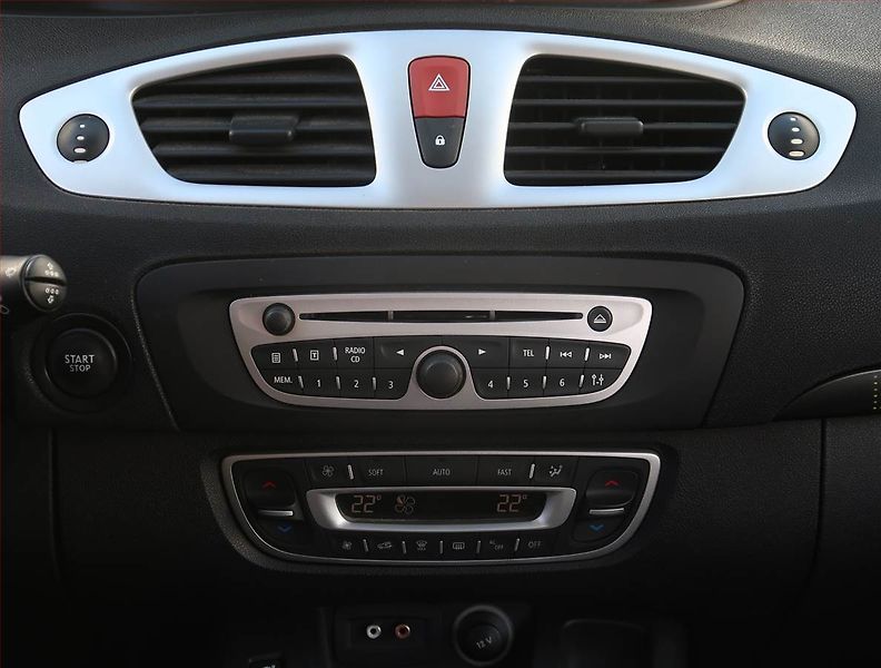 Renault Grand Scénic (2010) 1.9 dCi, ČR,1.maj, po STK - fotka 12 z 18