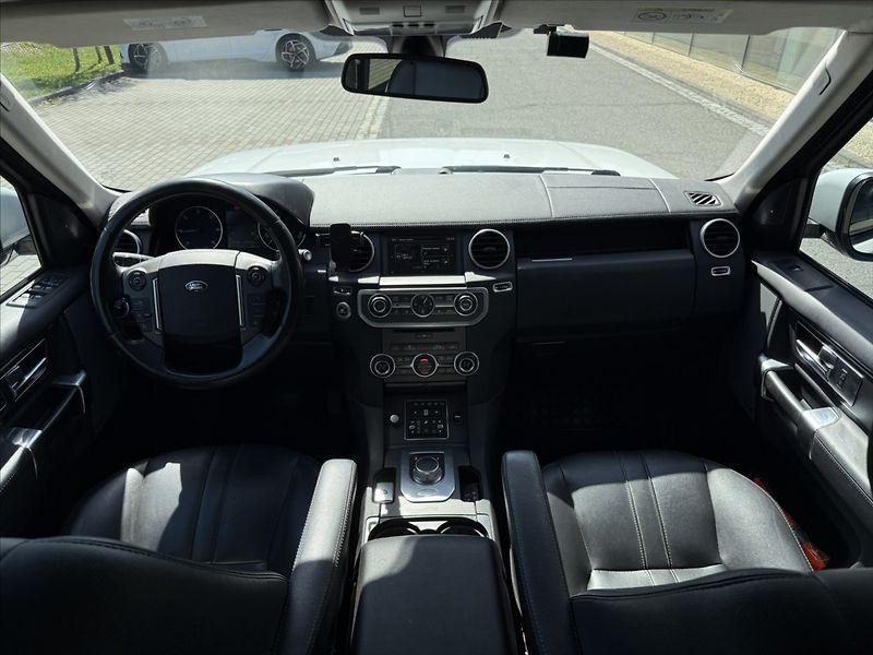 Land Rover Discovery 3,0 4 TDV6 HSE - fotka 21 z 23