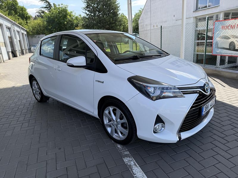 Toyota Yaris 1,5 Hybrid Active - fotka 3 z 10
