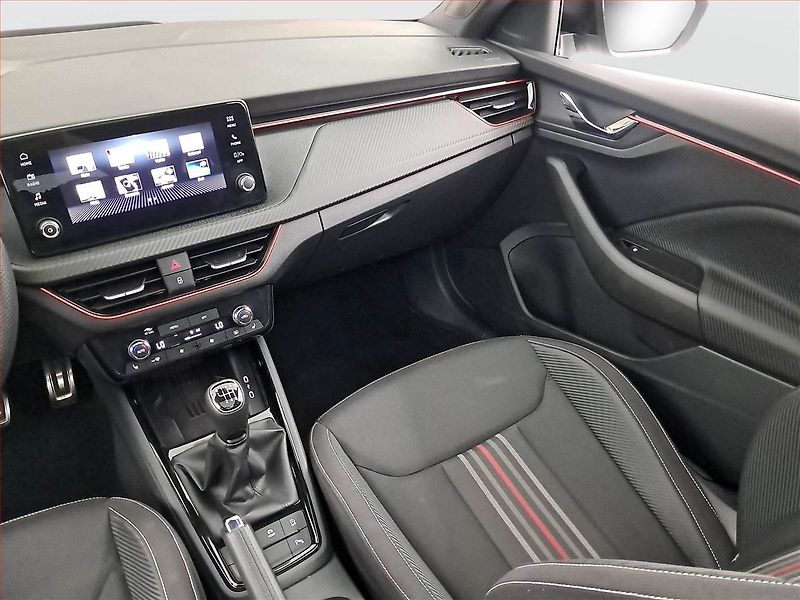 Škoda Kamiq (2025) 1.0 TSI, MONTE CARLO, KAMERA - fotka 8 z 20