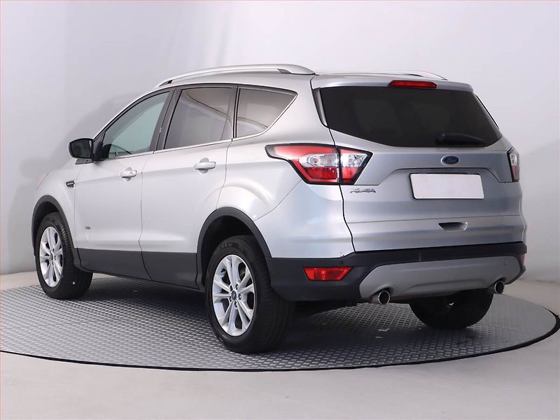 Ford Kuga (2016) 2.0 TDCi, 4X4, Automat, Kůže - fotka 4 z 21