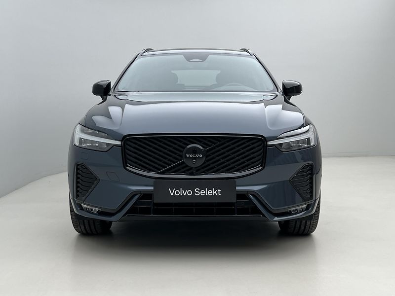 Volvo XC60 B5 AWD BLACK EDITION PLUS AUT  - fotka 14 z 43