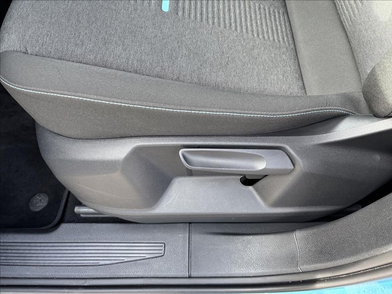 Ford Tourneo Connect 2,0 EcoBlue Active L2 Aut. - fotka 28 z 52