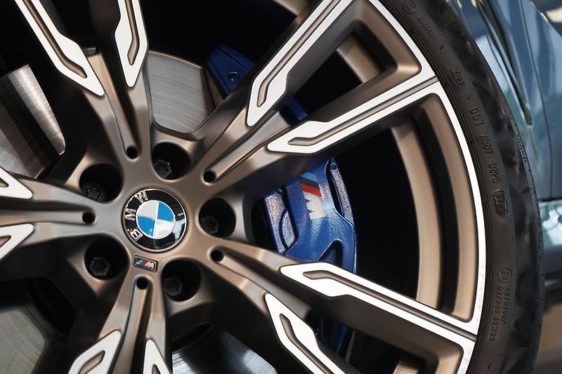 BMW X5 M50d, M Professional, Masáž - fotka 18 z 57