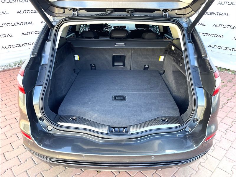 Ford Mondeo 2,0 TDCi,110kW,TITANIUM,serv.k - fotka 10 z 28