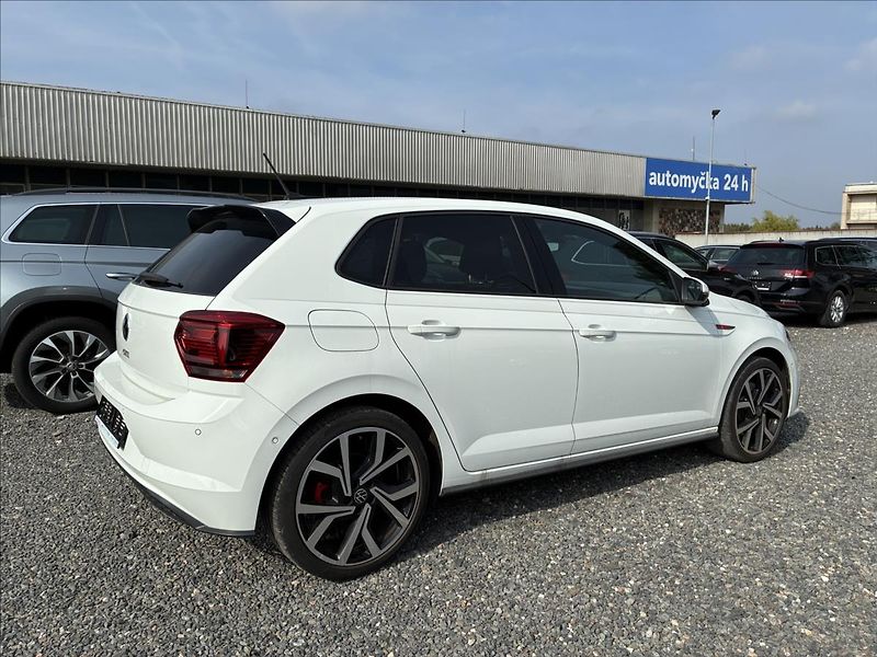 Volkswagen Polo 2,0 GTI VIRTUÁL KEYLESS - fotka 8 z 32