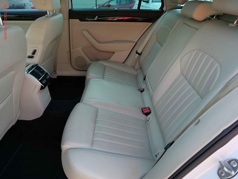 Škoda Superb (2015) 2.0 TSi 4x4, 2.maj,ČR, L&K - fotka 9 z 35