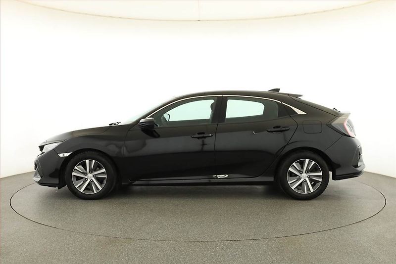 Honda Civic (2021) 1.0 VTEC Turbo, ČR,1.maj - fotka 3 z 18
