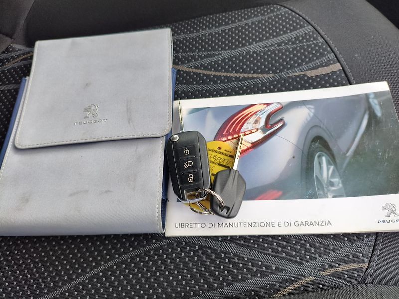 Peugeot 208 (2012) 1,6 eHDI 68Kw - fotka 33 z 33