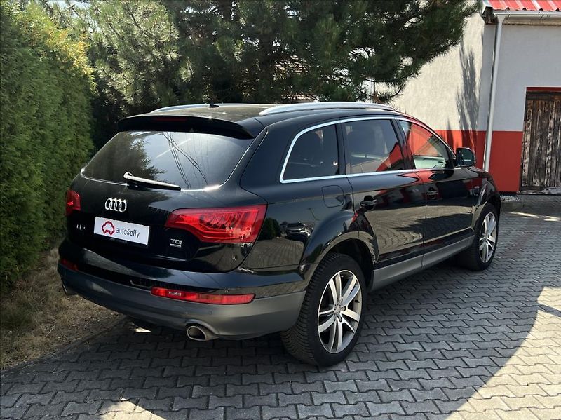 Audi Q7 3,0 TDi QUATTRO 7-MÍST - fotka 5 z 34