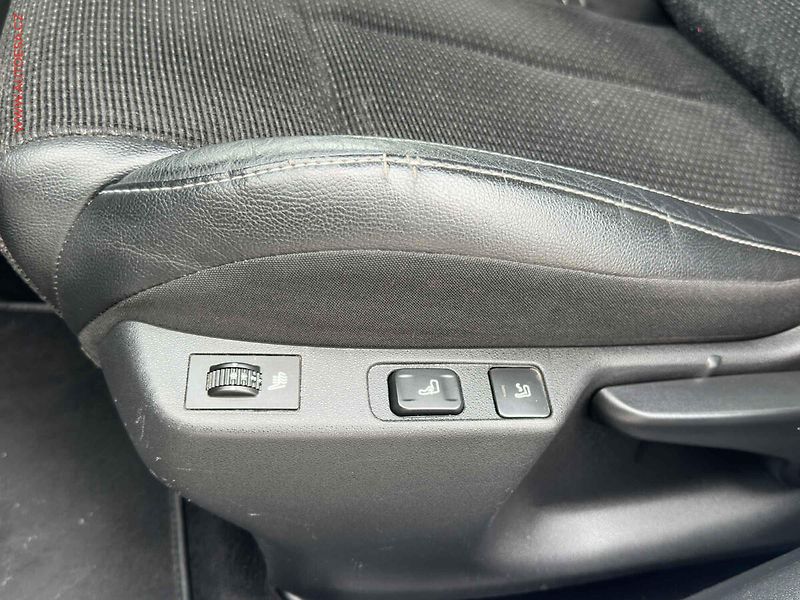 Citroën C4 (2015) 1.2PT, AT, navi - fotka 12 z 20