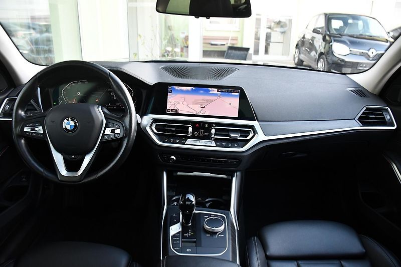 BMW Řada 3 320d xD M-SPORT REZERVACE - fotka 21 z 42