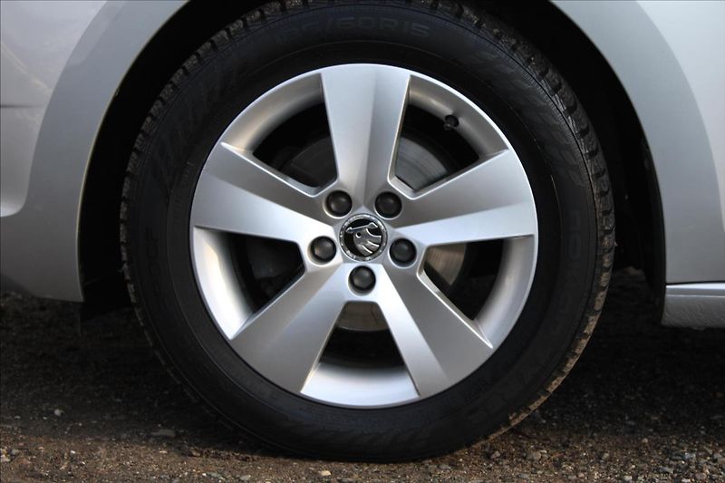 Škoda Rapid 1,4 TDI  NOVÉ V ČR - fotka 24 z 24