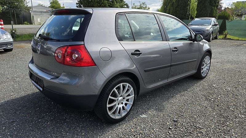 Volkswagen Golf 1.4 TRENDLINE  59KW - fotka 8 z 35