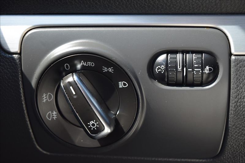 Volkswagen Jetta 1,9 TDI 77KW NOVÁ STK ALU - fotka 32 z 43