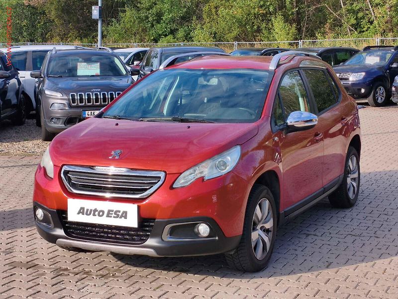 Peugeot 2008 (2015) 1.2PT, Style, navi - fotka 3 z 17