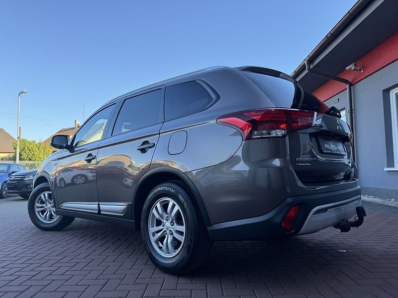 Mitsubishi Outlander (2019) 2.0i Mivec Digi Klima Kamera - fotka 47 z 48