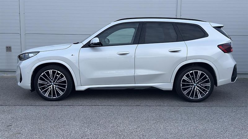 BMW X1 18sd Mpaket ČR DPH 1.majitel - fotka 3 z 16