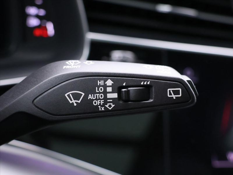 Audi Q8 3,0 250 kW 4x4  DPH - fotka 20 z 38