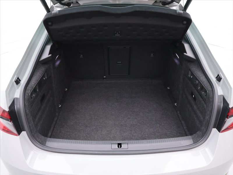 Škoda Superb 2,0 TDI 147kW DSG CZ Sportline - fotka 10 z 33