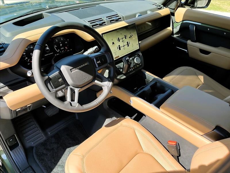 Land Rover Defender (2026) 110 D350 X-DYNAMIC HSE - fotka 12 z 28