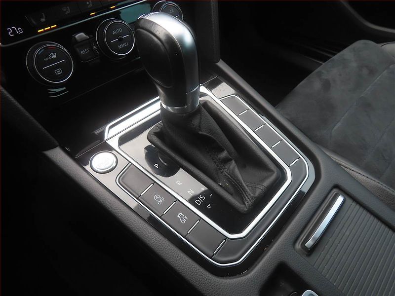 Volkswagen Passat (2017) 2.0 TDI, Automat, Kůže, Navi - fotka 13 z 17