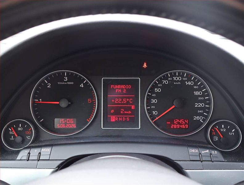 Audi A4 (2005) 2.0 TDI, Automat, Xenony - fotka 10 z 15