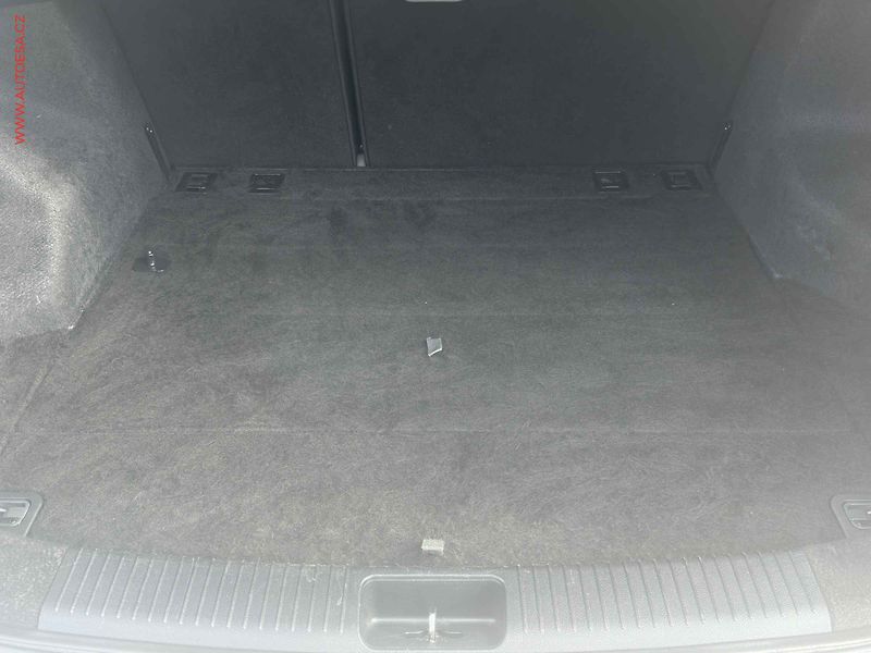 Kia Ceed (2015) 1.6CRDi, ČR, AC, TZ - fotka 7 z 19