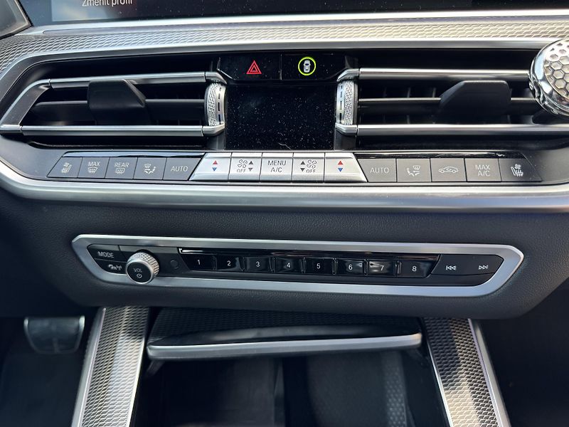 BMW X5 M50i V8 - fotka 19 z 29