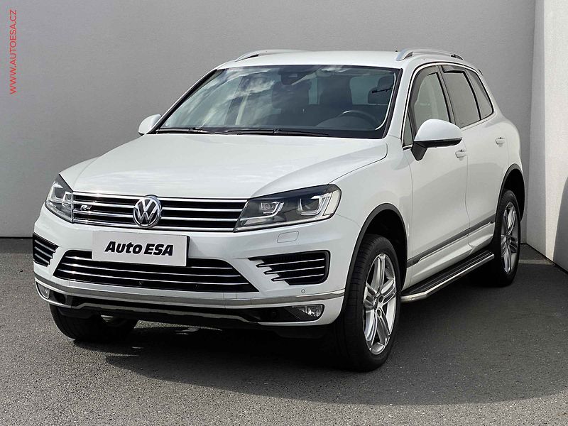 Volkswagen Touareg (2017) 3.0TDi 4x4, ČR, R-Line, TZ - fotka 3 z 23
