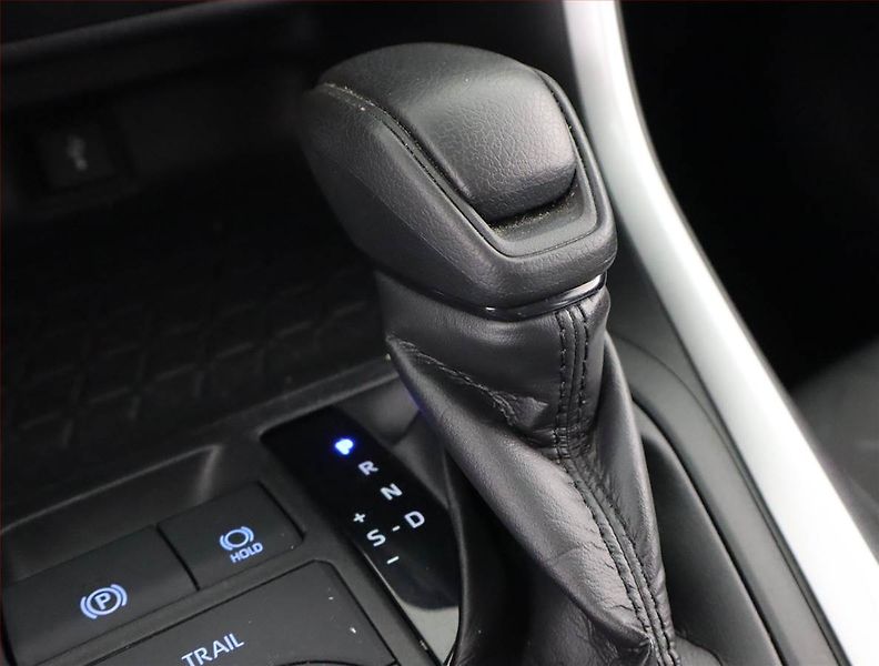 Toyota RAV4 (2020) 2.5 Hybrid - fotka 13 z 23