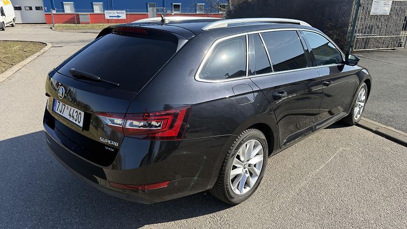 Škoda Superb (2017) 2.0TDI 110KW MANUAL 4X4  - fotka 6 z 25
