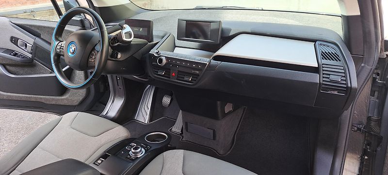 BMW i3 (2015) REX*LED*VÝBAVA*STAV*VÝHŘEV - fotka 17 z 42