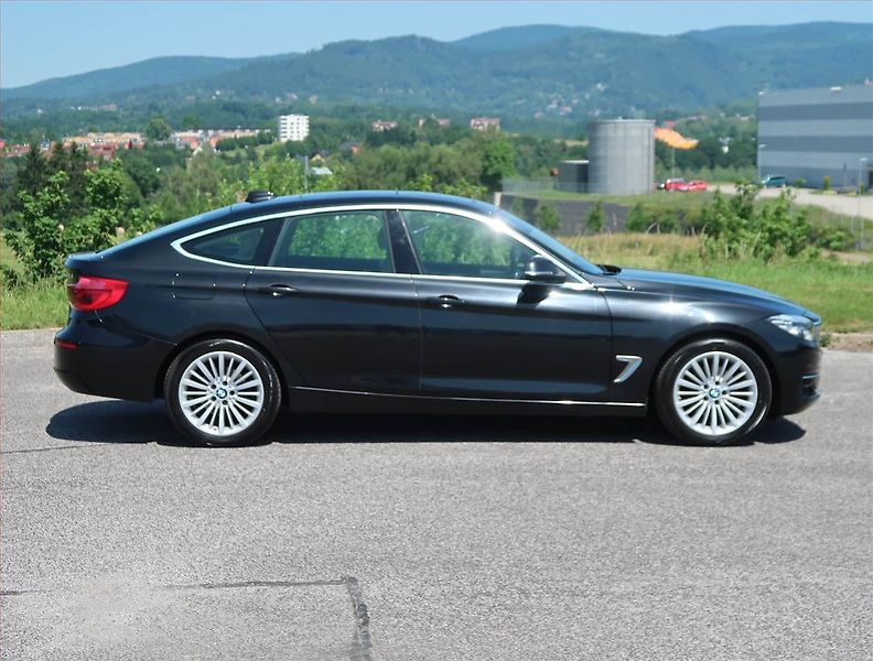 BMW Řada 3 (2019) 320d xDrive GT, 4X4, Automat - fotka 6 z 14