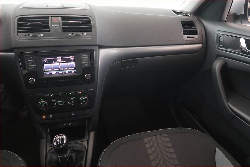 Škoda Yeti (2015) Ambition 2.0 TDI, Serv.kniha - fotka 8 z 19