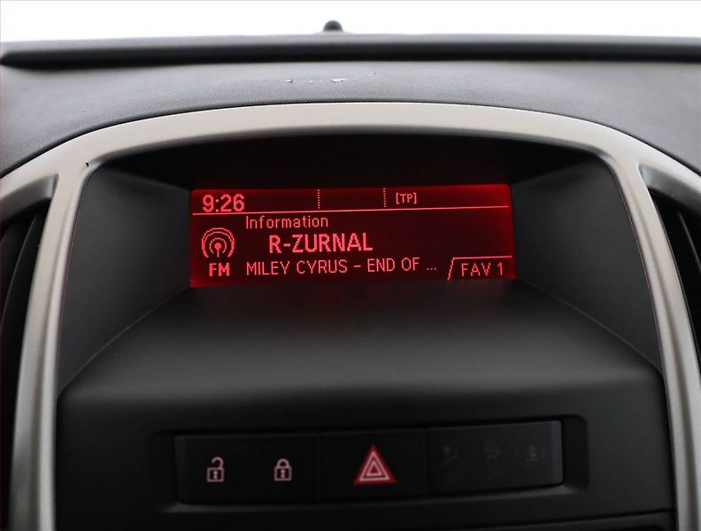 Opel Astra (2011) 1.4 16V, Serv.kniha, nová STK - fotka 12 z 16