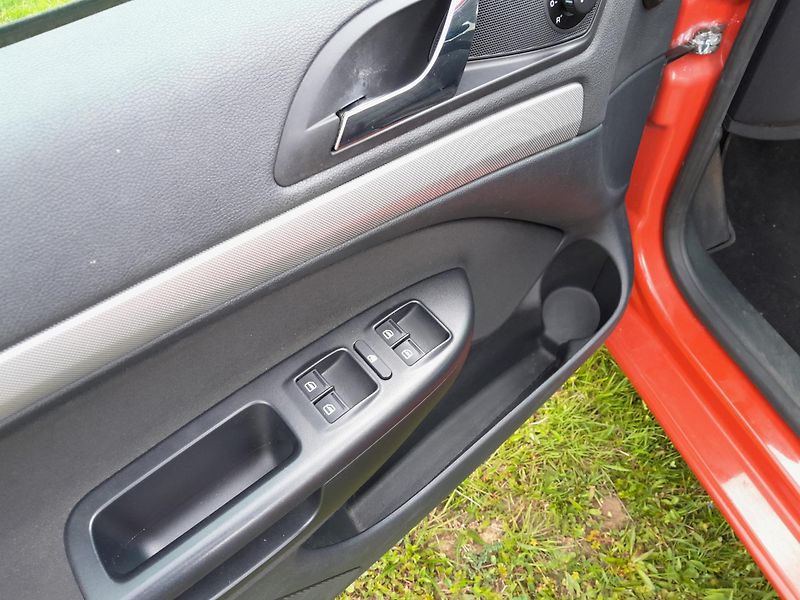 Škoda Octavia (2012) 1,2 TSI 77KW serviska 2x klíč - fotka 12 z 16