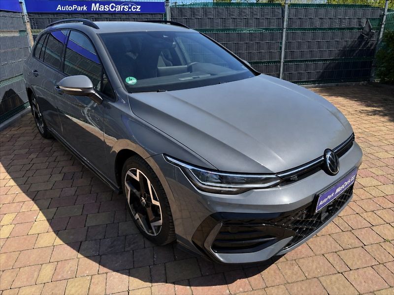 Volkswagen Golf VIII 1.5 eTSI R-Line DSG - fotka 3 z 19