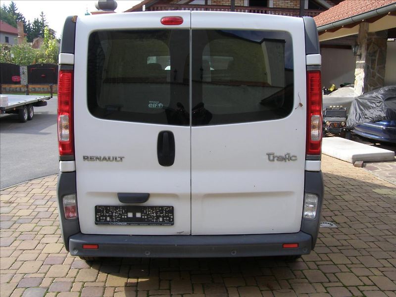 Renault Trafic 2,0   NELZE NASTARTOVAT - fotka 4 z 19