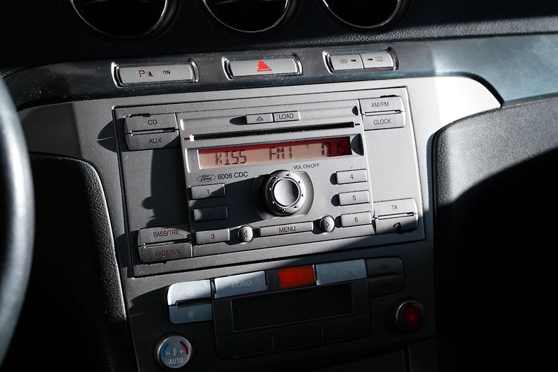 Ford S-MAX - fotka 18 z 21