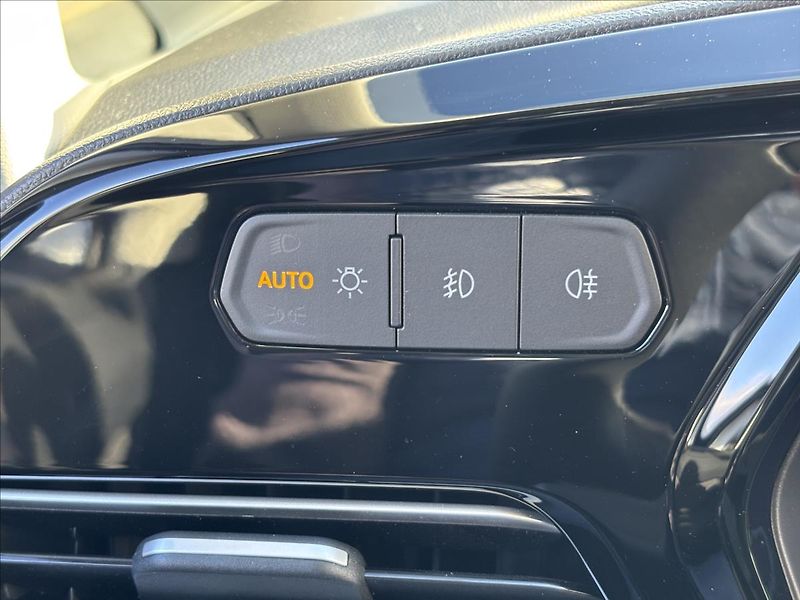 Ford Tourneo Connect 2,0 EcoBlue 90kW Titanium L2 - fotka 47 z 50