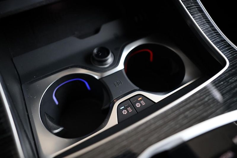 BMW X5 xDrive30d - fotka 14 z 37