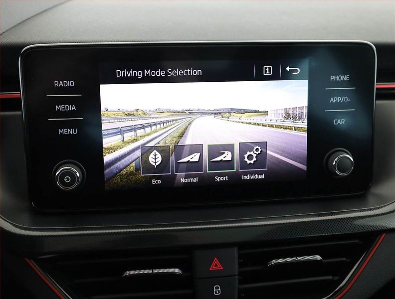 Škoda Scala (2021) Monte Carlo 1.0 TSI, Automat - fotka 15 z 20