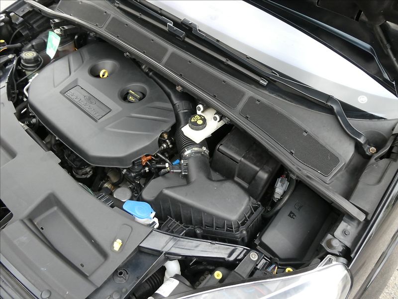 Ford S-MAX 2,0 EcoBoost Titanium,AT,závěs - fotka 41 z 60