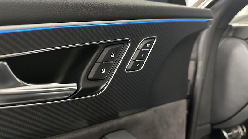 Audi RS Q8 TOP STAV / PLNÁ VÝBAVA  - fotka 36 z 54