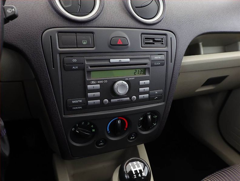 Ford Fusion (2007) 1.4, po STK, rezervace - fotka 9 z 14