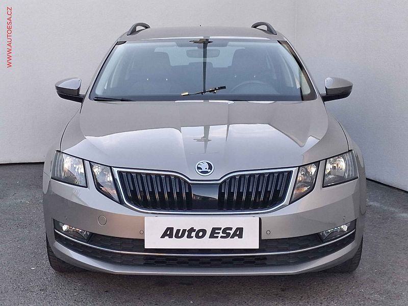 Škoda Octavia (2018) 1.4 TSi, Style, navi, +kola - fotka 2 z 19
